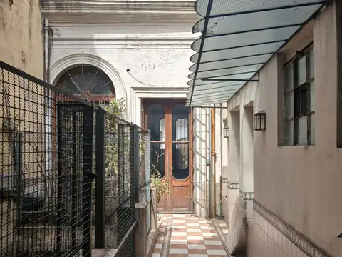 OPORTUNIDAD. Bolívar 1500 - Departamento de 4 Ambientes con Terraza a Reciclar