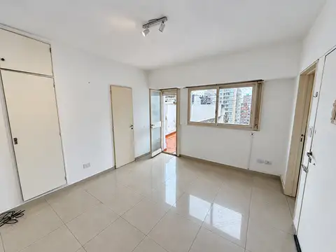 Monoambiente con Patio Propio  – Muy Luminoso