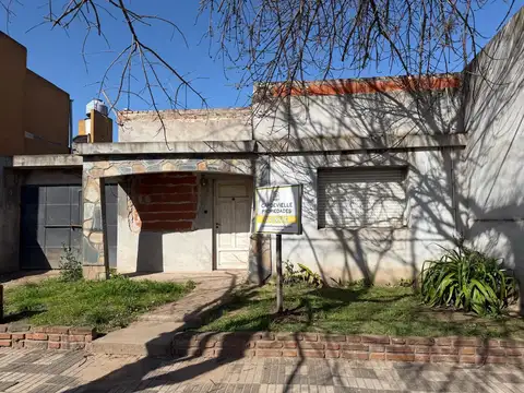 Casa a reciclar, excelente ubicación, 95m construidos, centro