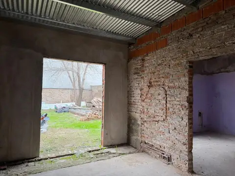 Casa 3 ambientes con 1 baño