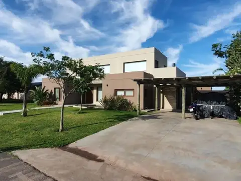 Casa en Venta en Victoria, USD 430.000
