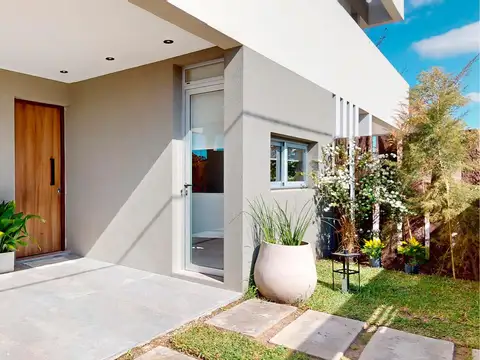 CASA EN BARRIO LOS ENRIQUES 483 E 32 Y 132 BIS