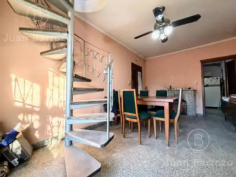Depto Tipo Casa en Venta 50 años