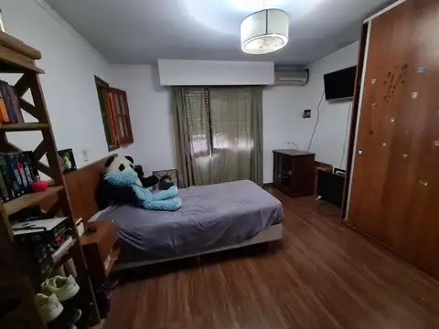 Hermosa casa sobre Alem, a metros de Sarmiento, Glew