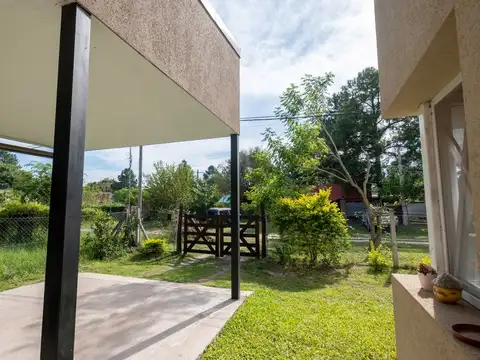 Casa 5 ambientes con 2 baños