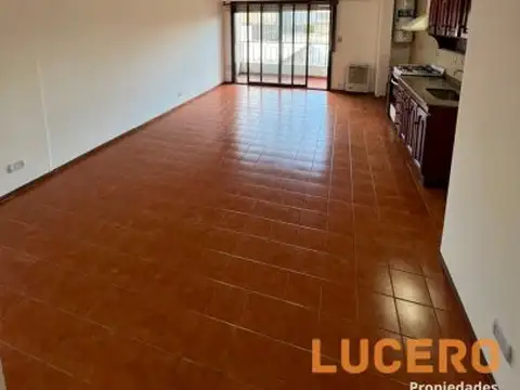 Departamento en Alquiler en Castelar, $ 420.000