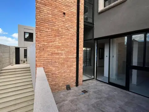 VENDE DUPLEX 2 DORMITORIOS BARRIO PARQUE CAPITAL