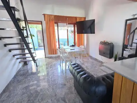 Casa 5 ambientes con 1 baño
