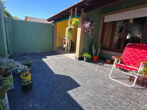 CASA EN VENTA 4 AMBIENTES EN SAN BERNARDO