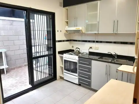 Casa en Alquiler en Boedo, $ 1.300.000