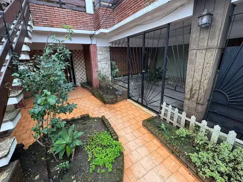 VENTA PH IDEAL CON COCHERA! EN MORON