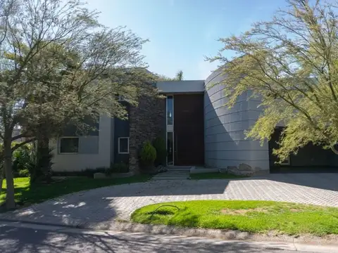 Casa  de categoría en venta en Barrio Los Teros