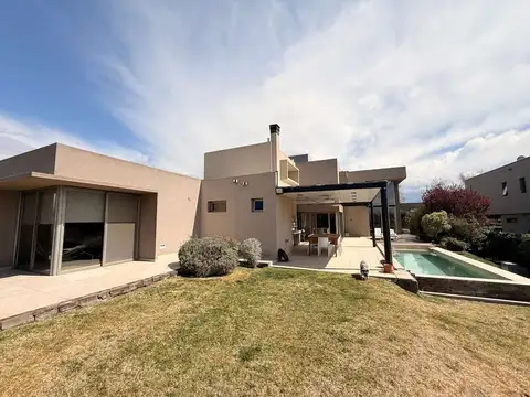 Casa en Venta en Lunlunta, USD 700.000