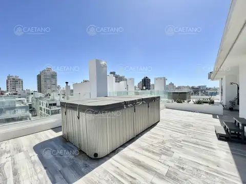 Venta apartamento 4 dormitorios, barbacoa, piscina con hidromasaje. Península, Punta del Este