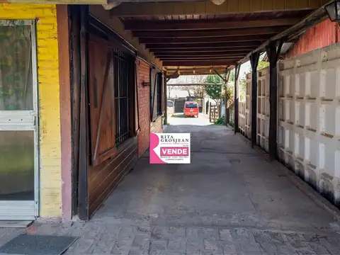 Casa 3 ambientes con 1 baño