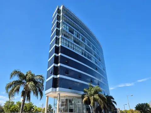 Oficina 10 ambientes con 3 baños