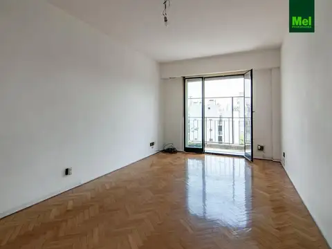 Combate De Los Pozos 500, Piso 8