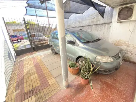 CASA 4 AMBIENTES VENTA LOMAS DE ZAMORA CON DEPTO