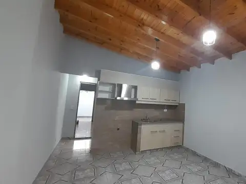 Depto Tipo Casa en Alquiler en Villa Santos Tesei, $ 650.000