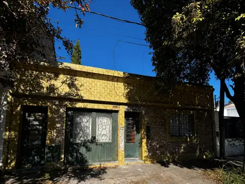 CASA A RECICLAR EN BARRIO AZCUENAGA