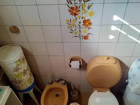 Casa en venta - 3 Dormitorios 2 Baños - 421mts2 - Moreno