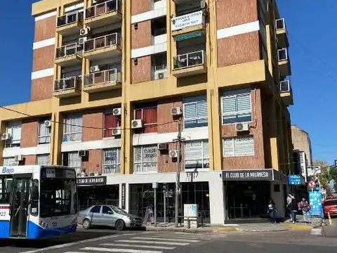 Oficina 2 ambientes con 1 baño