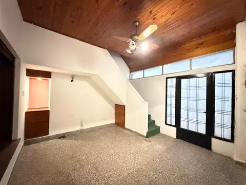 Depto Tipo Casa en Alquiler de 2 dormitorios