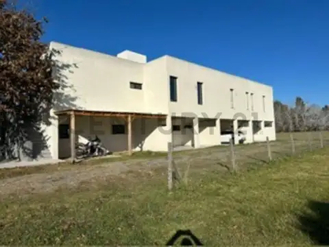 RUTA 4 100, Piso 0