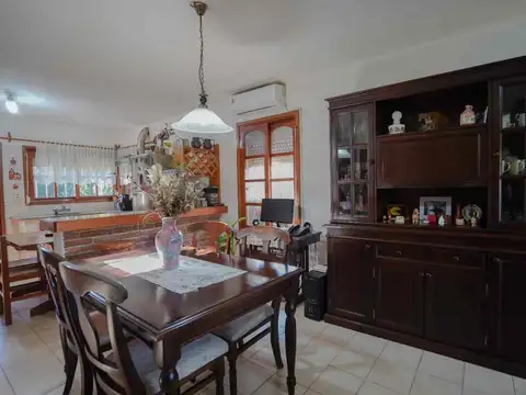 Casa 2 ambientes con 1 baño