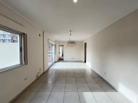 Departamento en Alquiler en Villa Ballester, $ 900.000