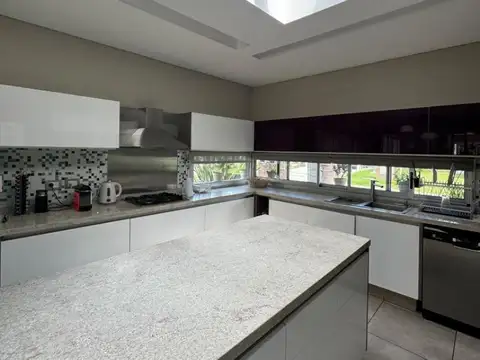 HERMOSA CASA EN VENTA EN WESTON
