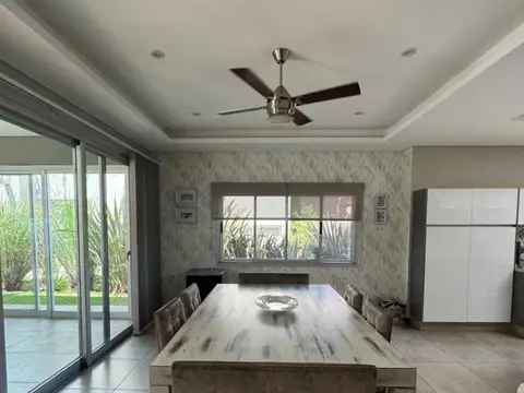 Casa en Venta en Weston, USD 440.000