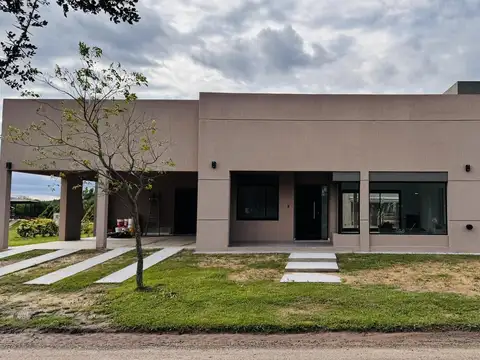 Casa a Estrenar Los Bretes Colón