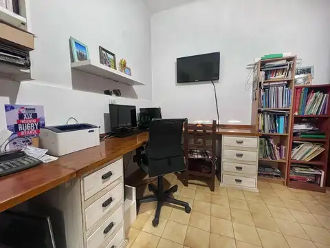 Casa 7 ambientes con 2 baños