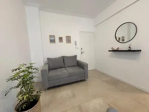 Venta departamento 2 amb c/ Balcón a la calle zona Centro