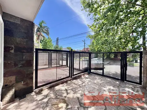 Depto Tipo Casa en Alquiler de 2 dormitorios