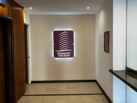 EXCELENTE DEPARTAMENTO EN  ALQUILER POR TEMPORADA, EN PENÍNSULA, PUNTA DEL ESTE. URUGUAY