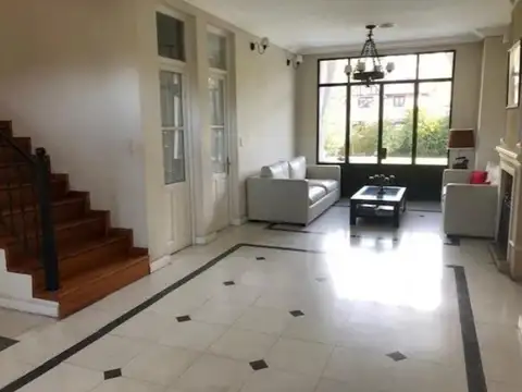 Casa en Venta en Campos De Álvarez, USD 610.000