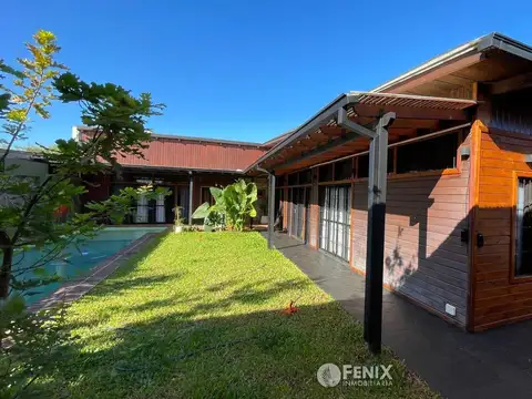 Casa en Venta con 2 cocheras