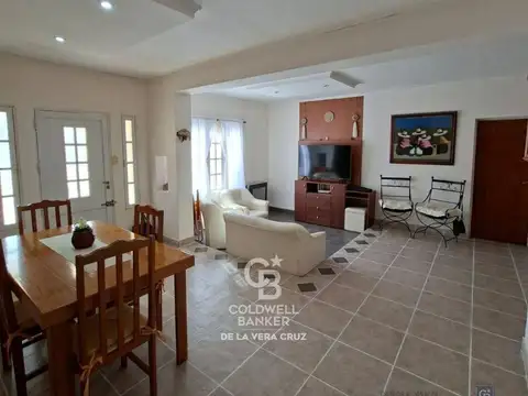 Casa 6 ambientes con 1 baño