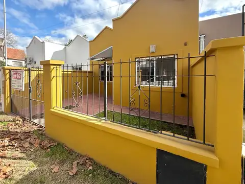 Departamento Dúplex  3 ambientes en venta en lujan Planta Baja con Patio y Cochera apto credito