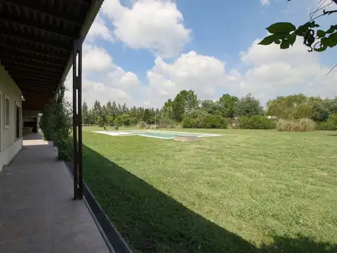 Casa en Venta en Loma Escondida, USD 265.000