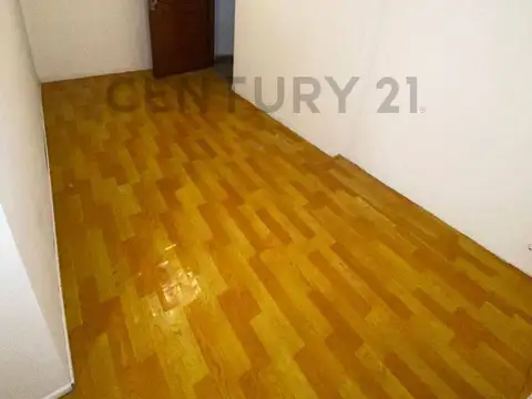 Oficina 4 ambientes con 1 baño