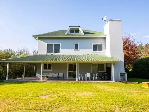 Casa en Venta con 2 cocheras