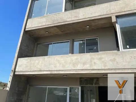 Sarmiento e/ Rio Gallegos y La Guarda