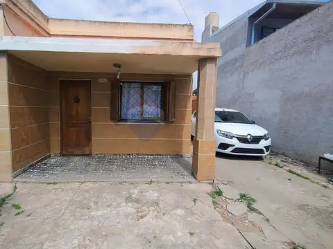 VENTA CASA EN LOTE PROPIO EN QUILMES
