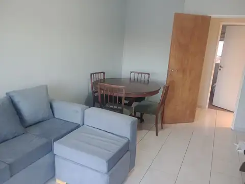 RECOLETA, EMBAJADAS. VISTA AL RIO