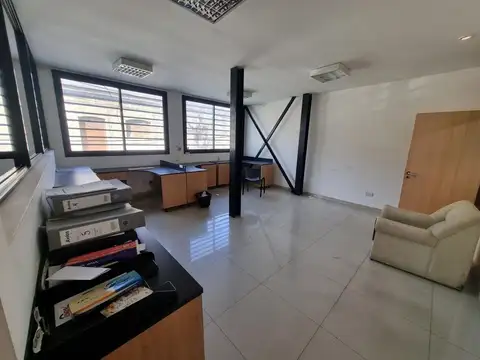 Oficina en Alquiler al Sur