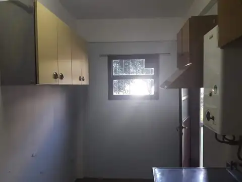 DEPARTAMENTO 4 MBIENTES CON COCHERA