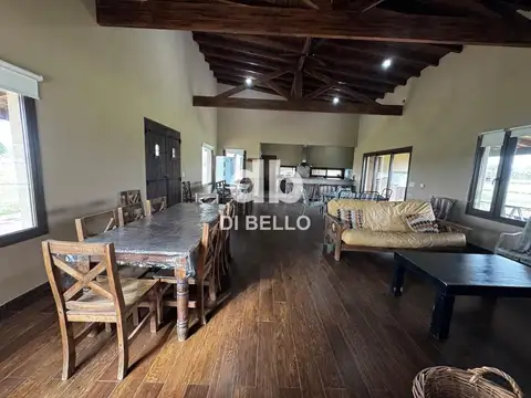 Casa 6 ambientes con 4 baños